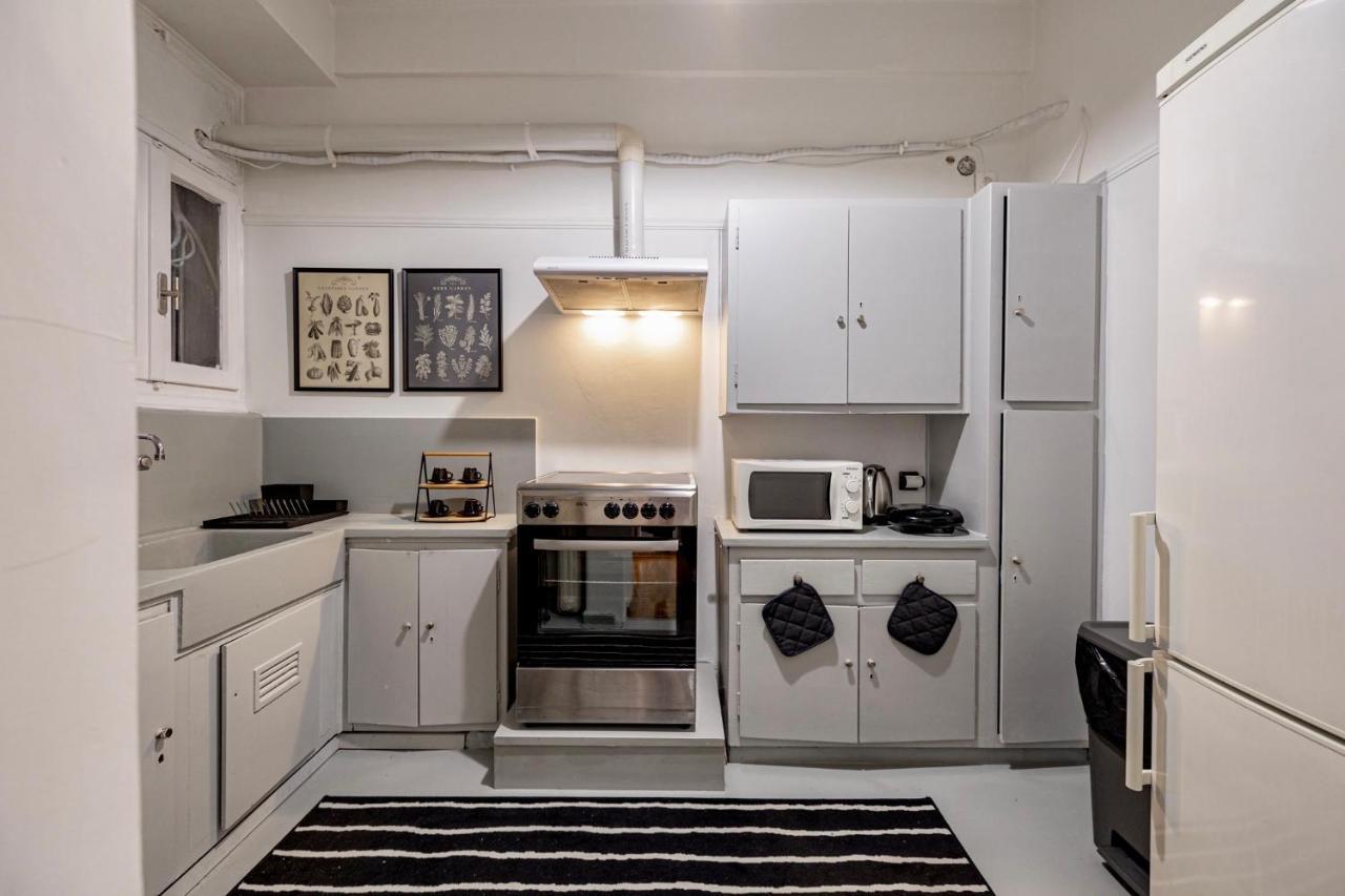 Cozy Apartment In Kolonaki Athens - Sleeps 5 Exteriör bild